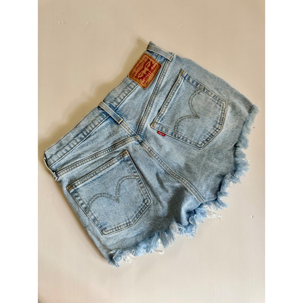 Levis 501 High Rise Distressed Denim Shorts Light Wash Frayed Hem W28